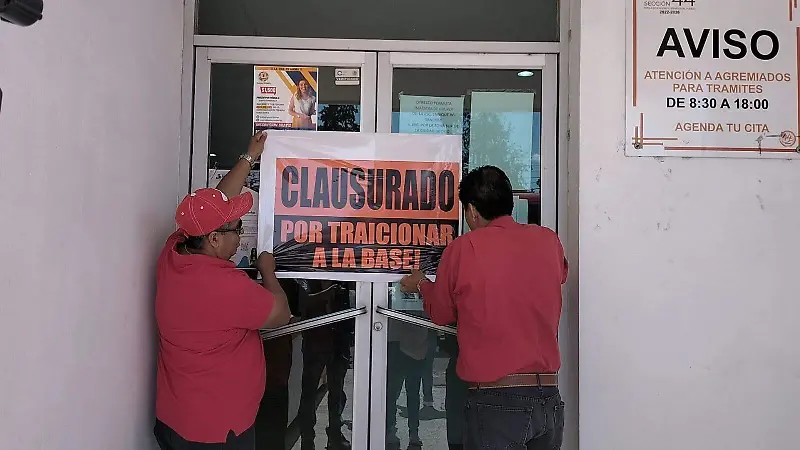 Se manifiestan agremiados de la CNTE en la ciudad de Durango